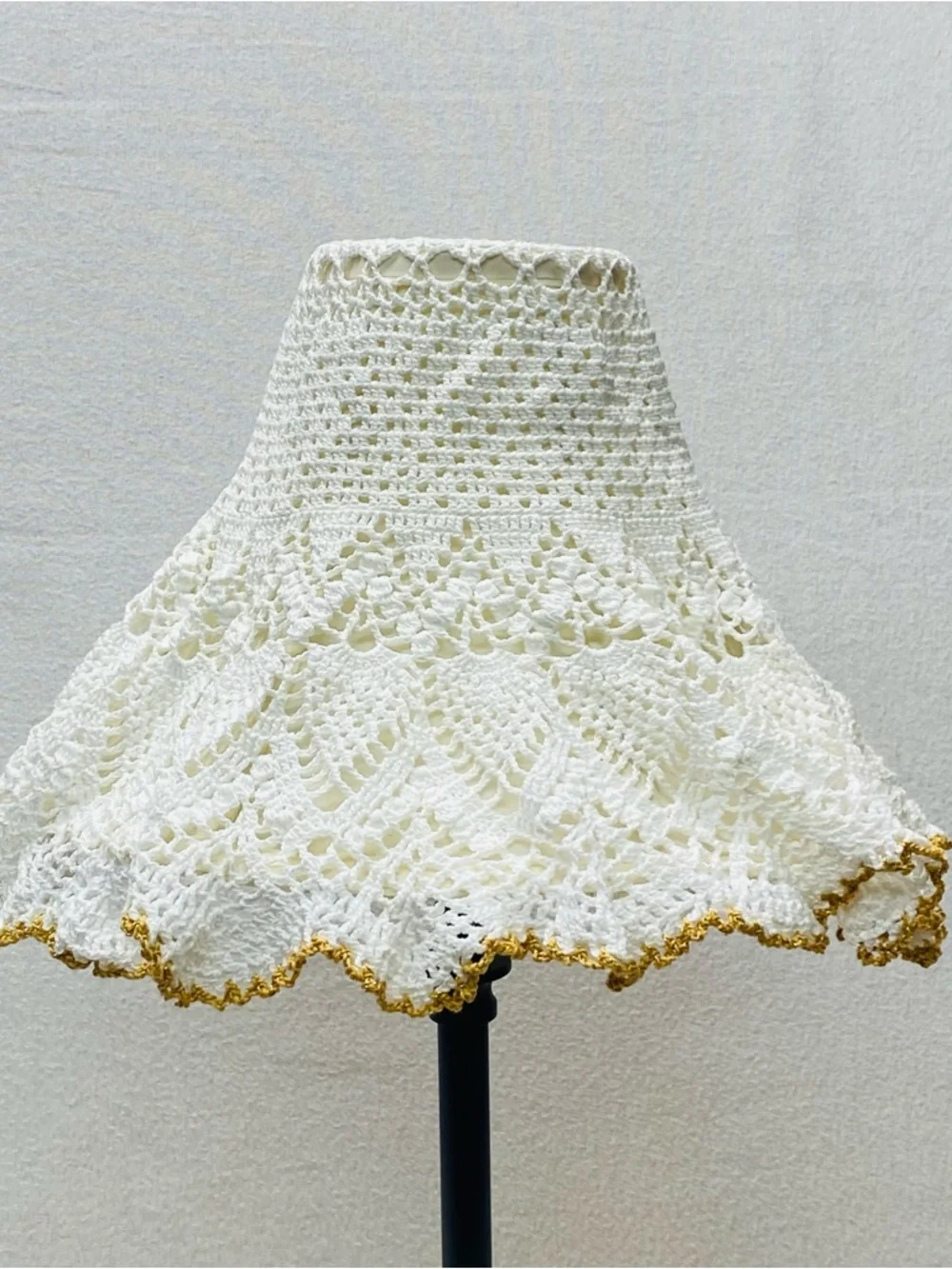 Hand Crocheted Ivory Lampshade Cover W/ Gold Trim Scalloped Edge Cottagecore REA